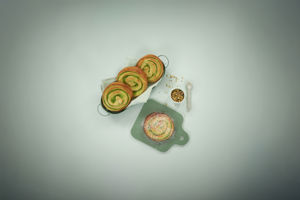 6841290 Hvetesnurr pistasjsmak 180g grønn bakgrunn b hig