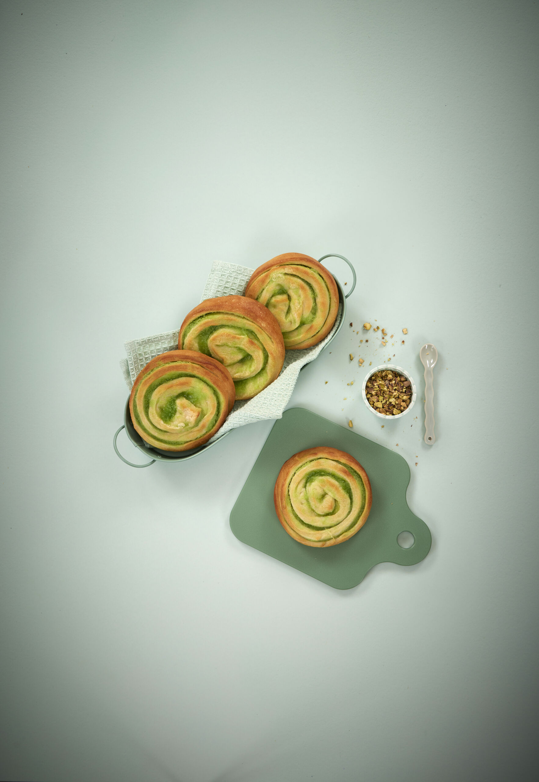 6841290 Hvetesnurr pistasjsmak 180g grønn bakgrunn h hig