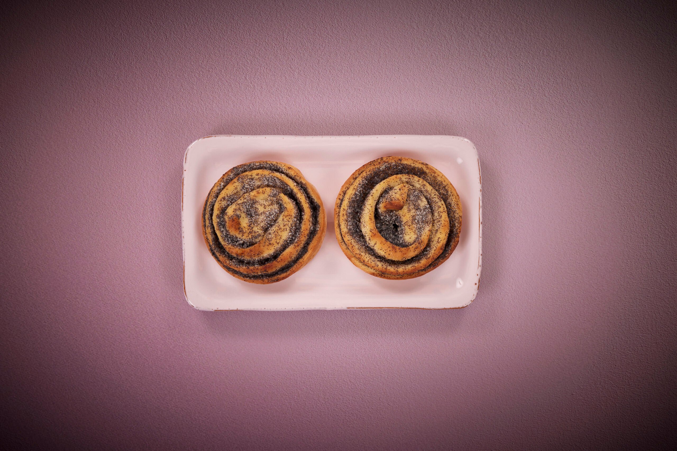 6839989 Hvetesnurr valmuekrem ferdighevet 180g rosa bakgrunn b hig