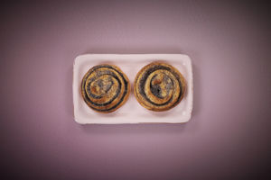 6839989 Hvetesnurr valmuekrem ferdighevet 180g rosa bakgrunn b hig