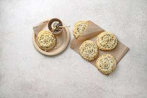 30690 Pizza Swirl Herb Butter_HIGH