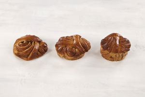 6979462 Kanelbolle gigant 160g ulikt bakt b hig