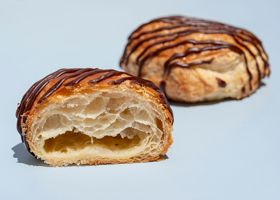 227289 Schulstad Almond Danish Doughnut Hybrid Pastry