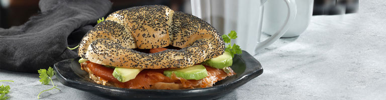 Horn med laks og avocado