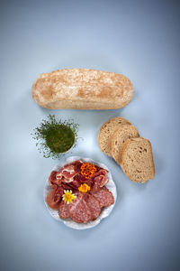 6834097 Grovt bondebrød tin server spekeskinke h hig_1