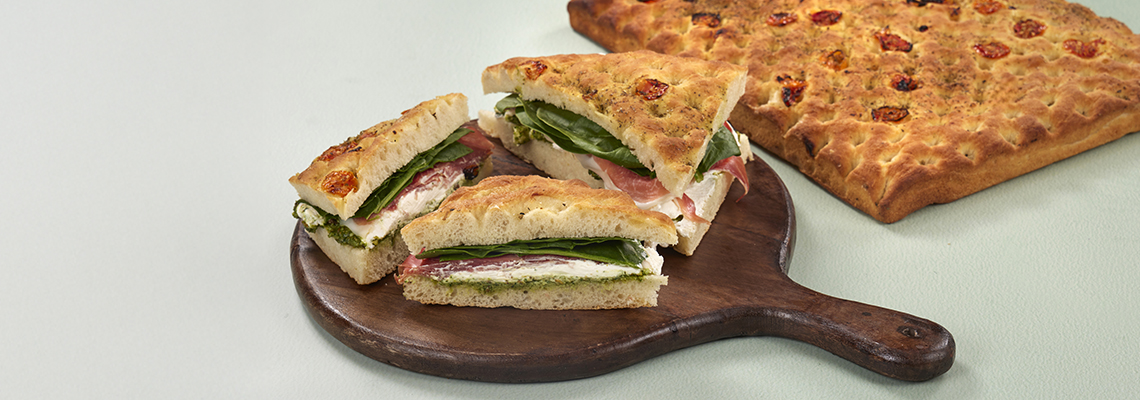 Focaccia med mascarponekrem og Parmaskinke